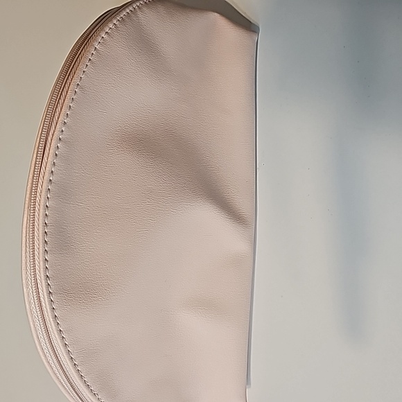 Givenchy Parfums Toiletry Logo Cosmetic Bag Travel Pouch Clutch Pink Shell shape - Picture 6 of 9